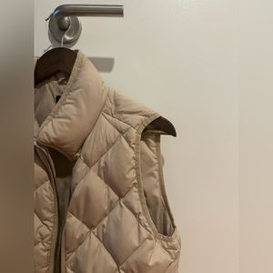Jcrew pufffer vest in cream size small